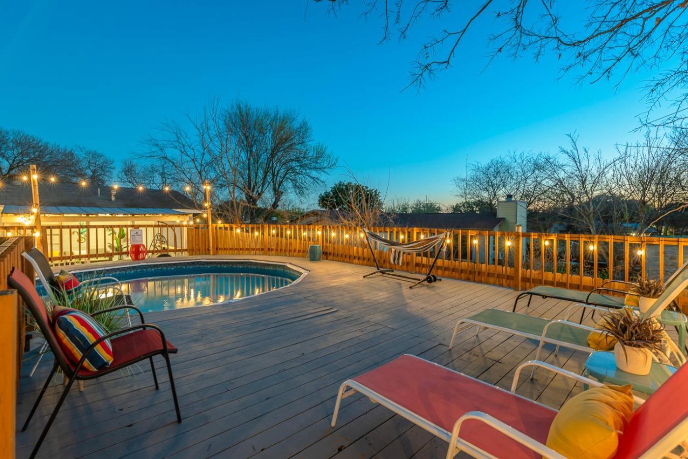 Game Room, Pool & Fire Pit At The Medical Center San Antonio Exteriér fotografie