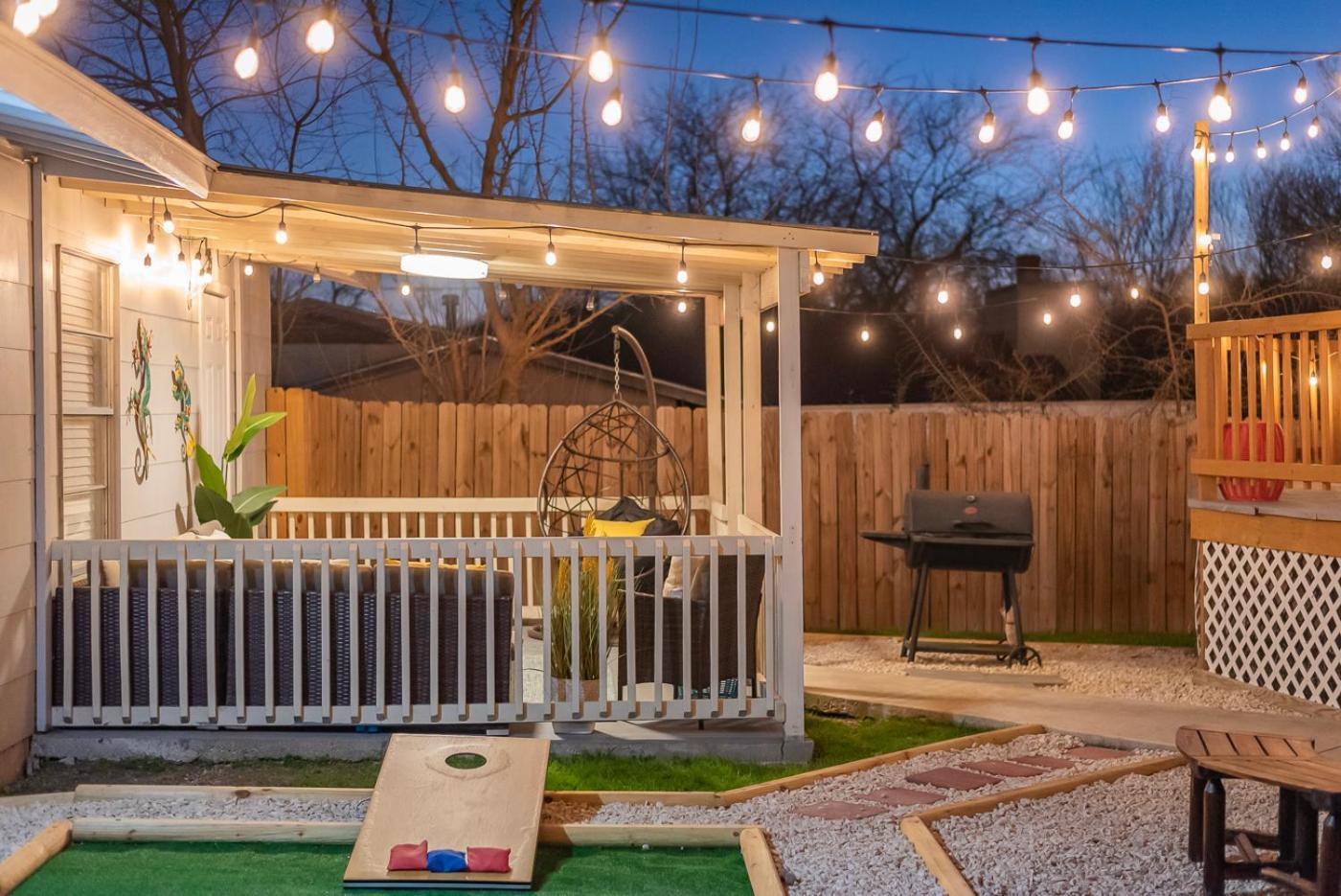 Game Room, Pool & Fire Pit At The Medical Center San Antonio Exteriér fotografie