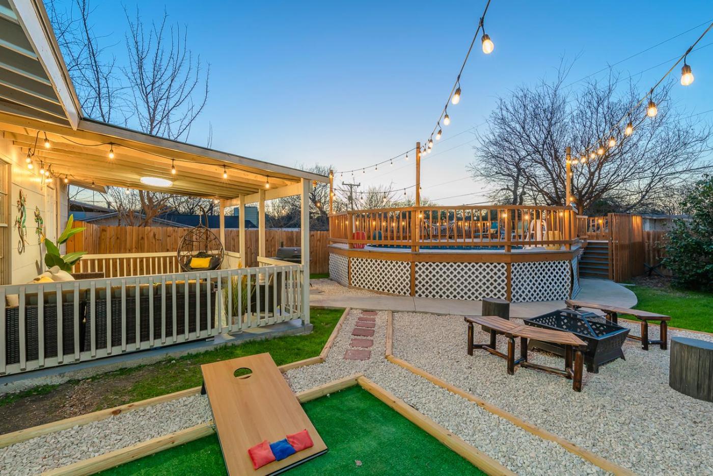 Game Room, Pool & Fire Pit At The Medical Center San Antonio Exteriér fotografie