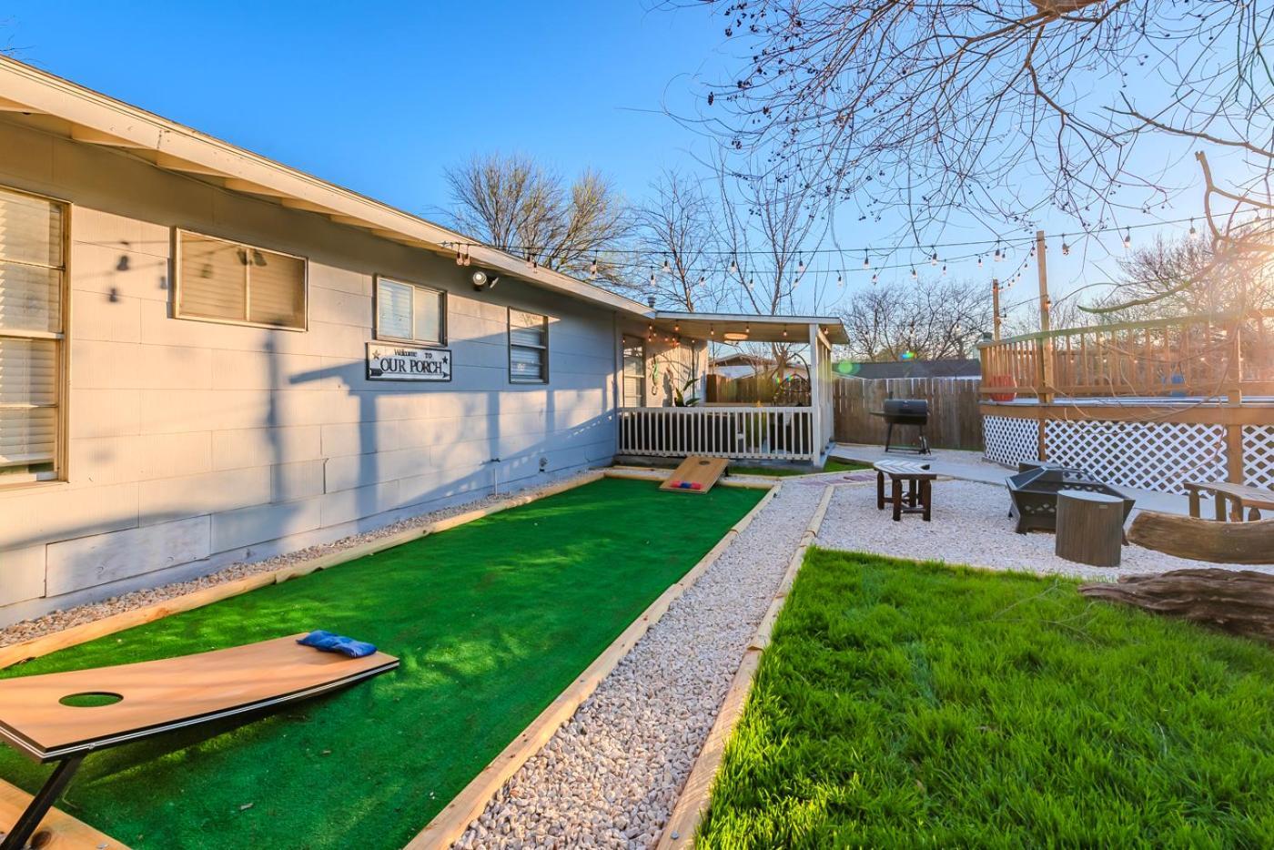Game Room, Pool & Fire Pit At The Medical Center San Antonio Exteriér fotografie