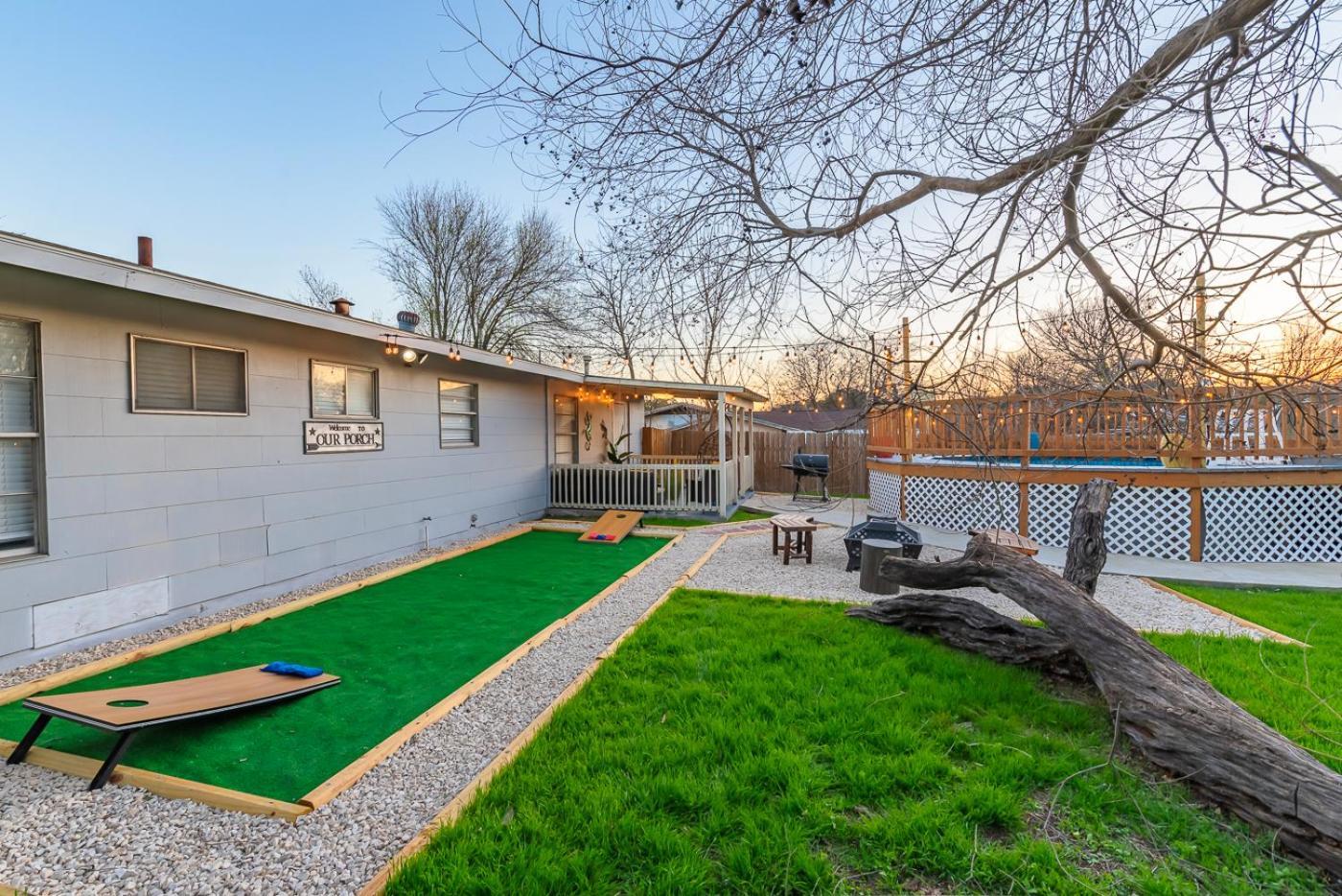 Game Room, Pool & Fire Pit At The Medical Center San Antonio Exteriér fotografie