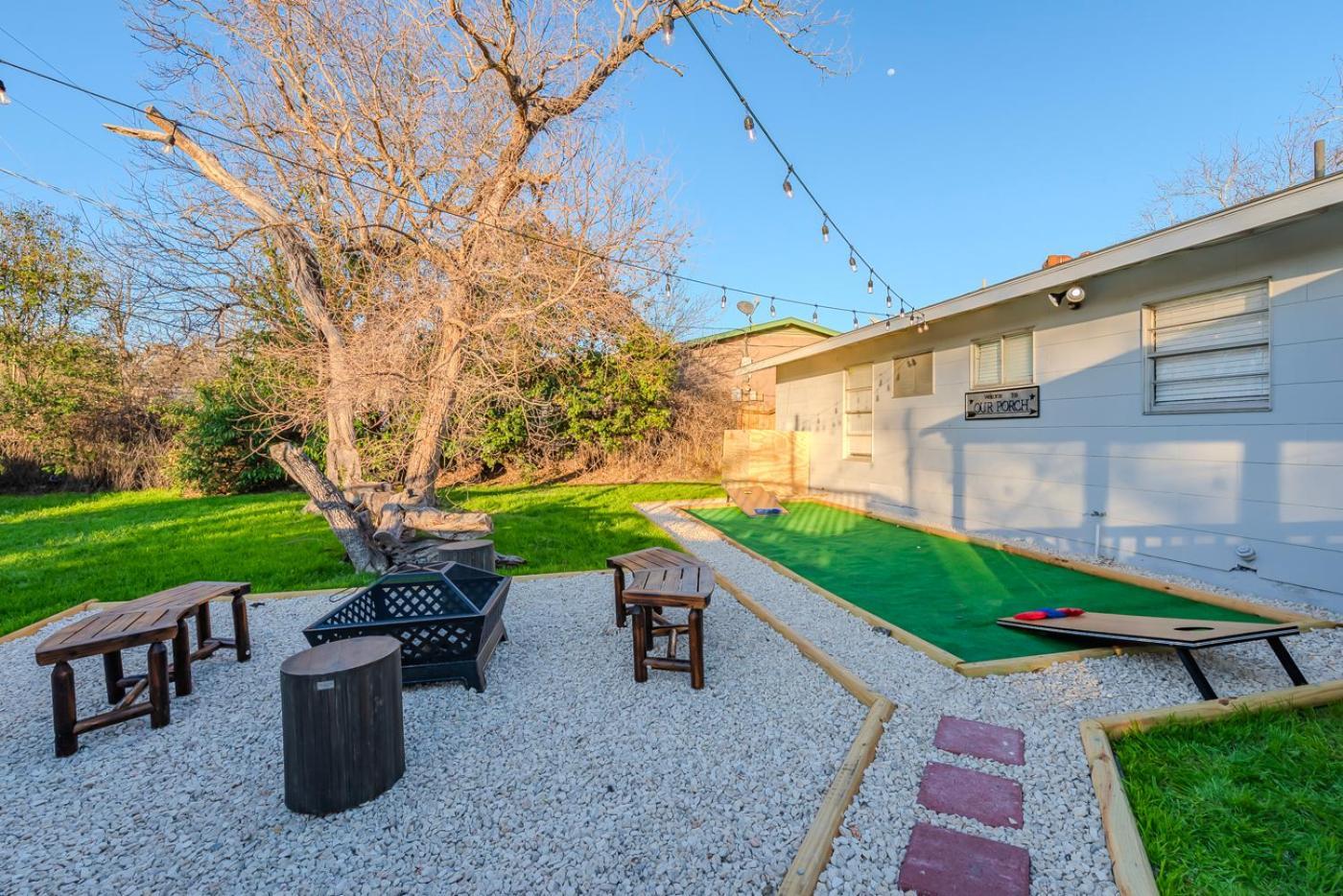 Game Room, Pool & Fire Pit At The Medical Center San Antonio Exteriér fotografie